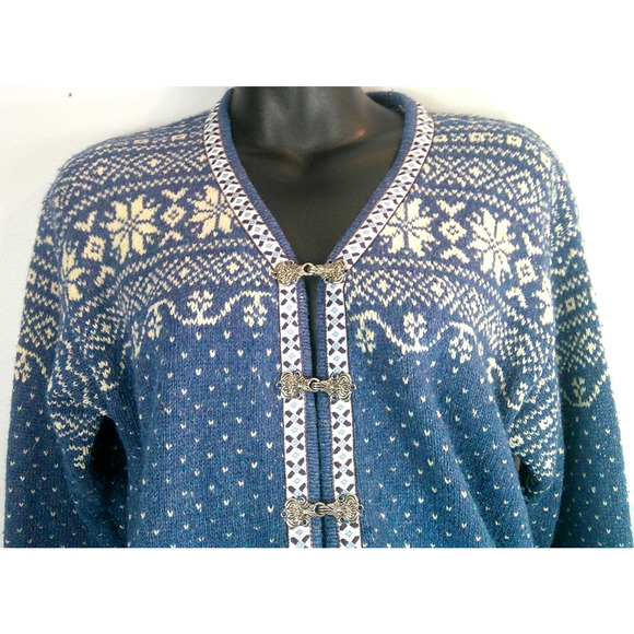 Northern Isles Women's Petites Small Blue Sweater with Ornate Silver Buttons - Picture 2 of 5